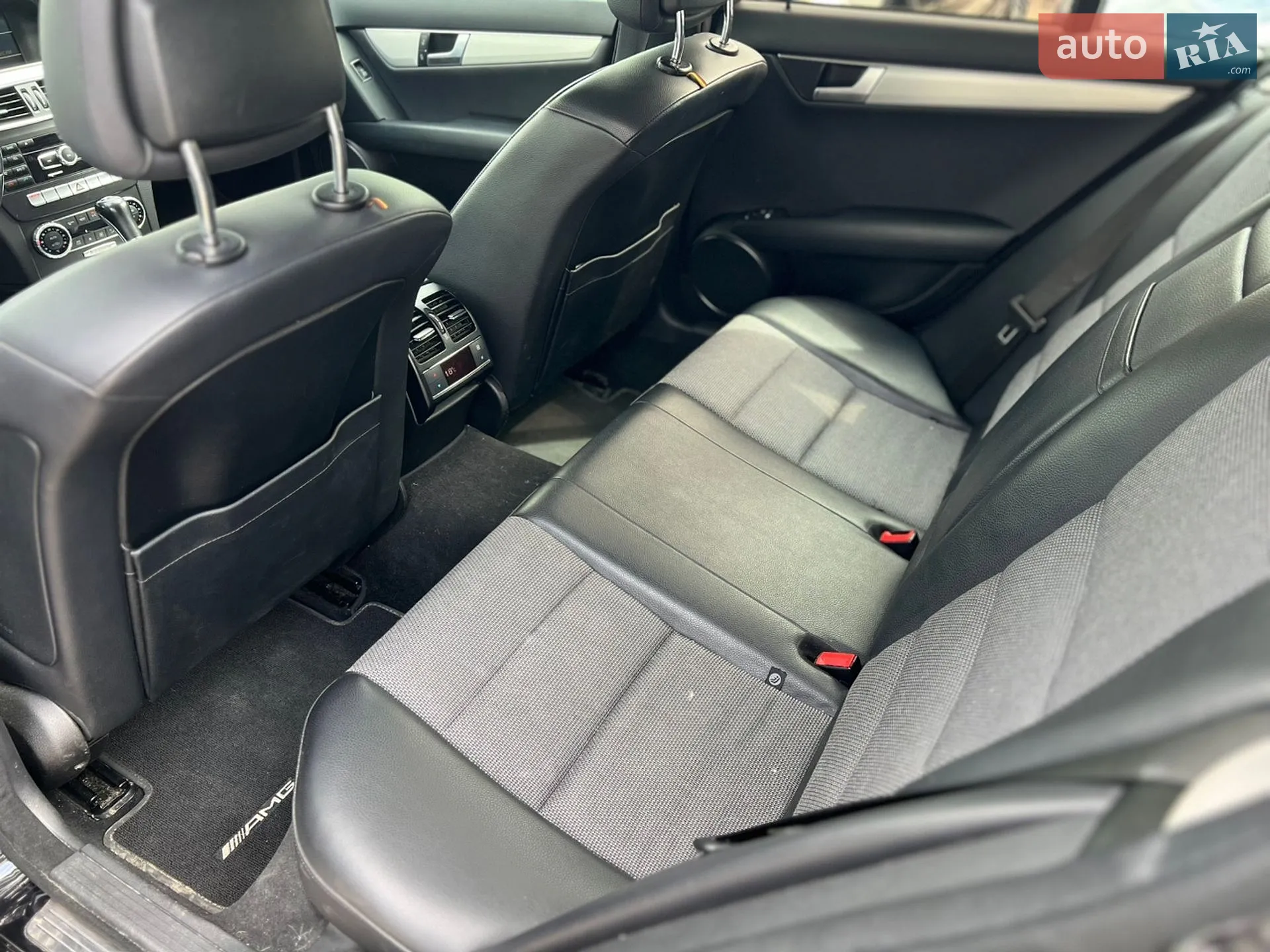 Mercedes-Benz C Class 2012 VIN WDD2042021F932950 фото оголошення 39 з 49