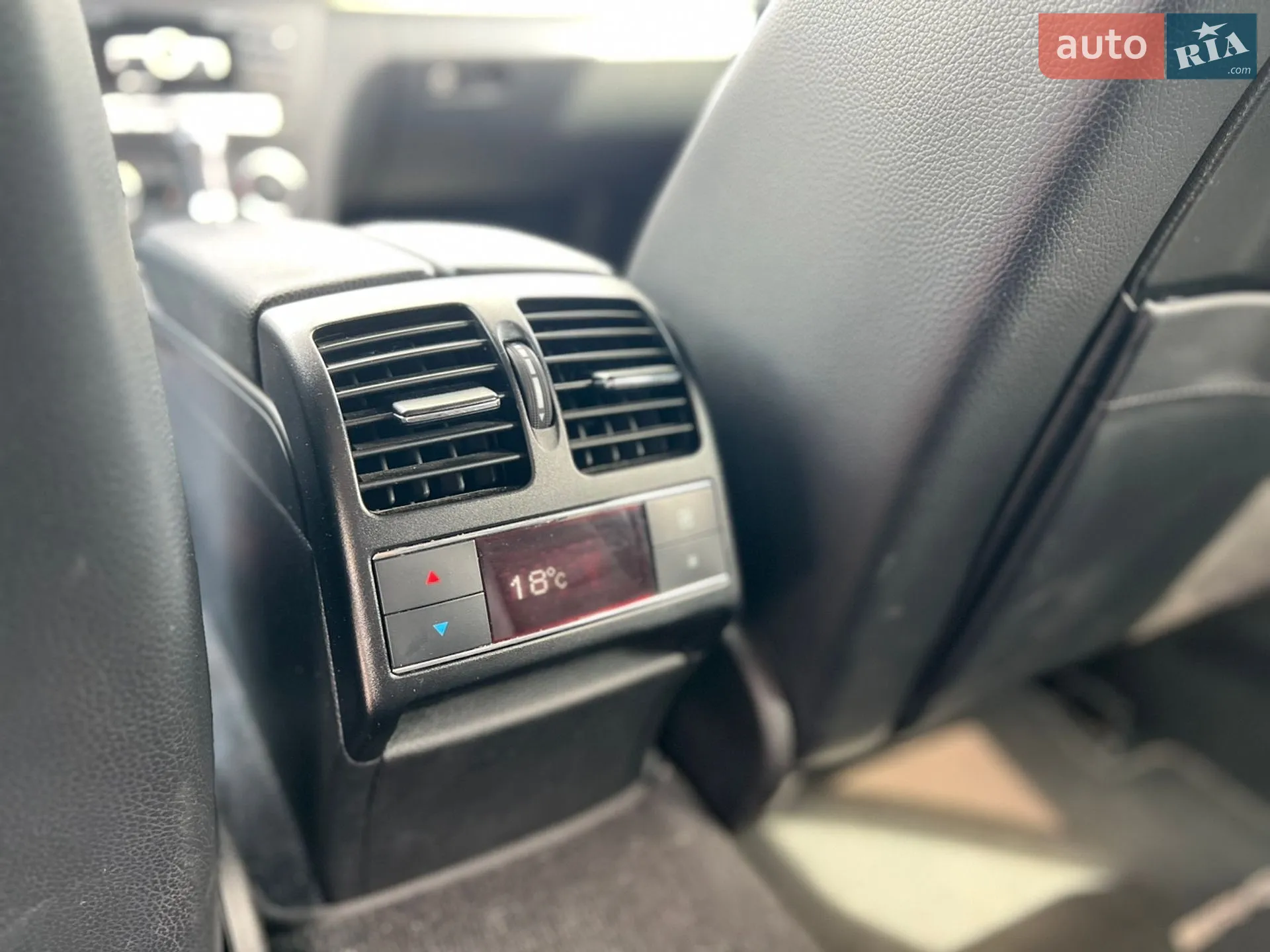 Mercedes-Benz C Class 2012 VIN WDD2042021F932950 фото оголошення 40 з 49