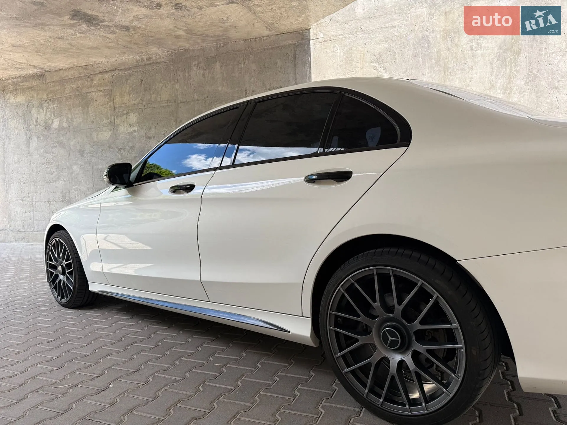 Mercedes-Benz C Class 2015 VIN WDDWF0KB0GF257325 фото оголошення 7 з 37