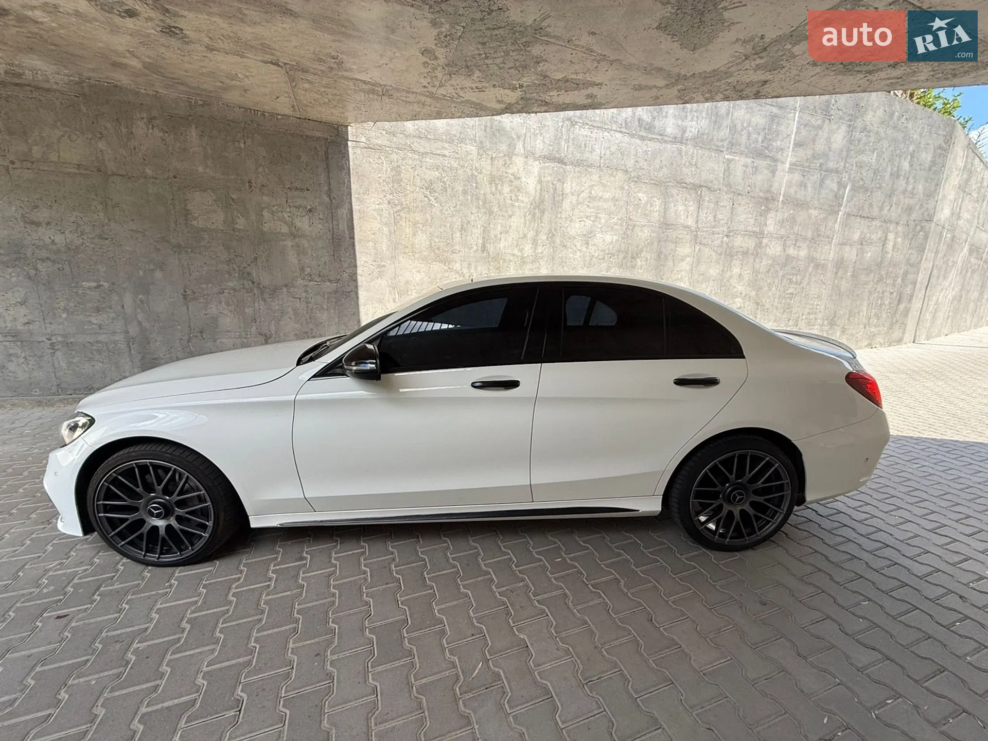 Mercedes-Benz C Class 2015 VIN WDDWF0KB0GF257325 фото оголошення 8 з 37