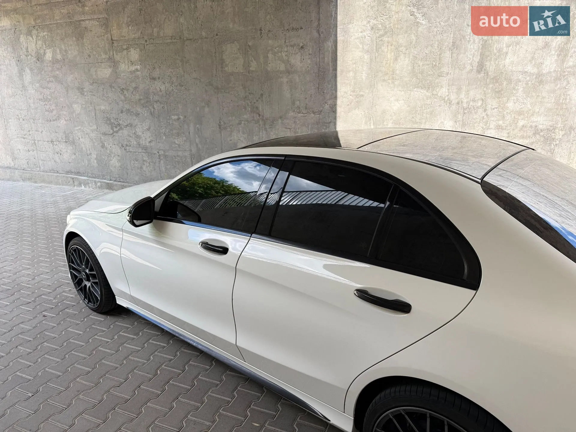 Mercedes-Benz C Class 2015 VIN WDDWF0KB0GF257325 фото оголошення 10 з 37