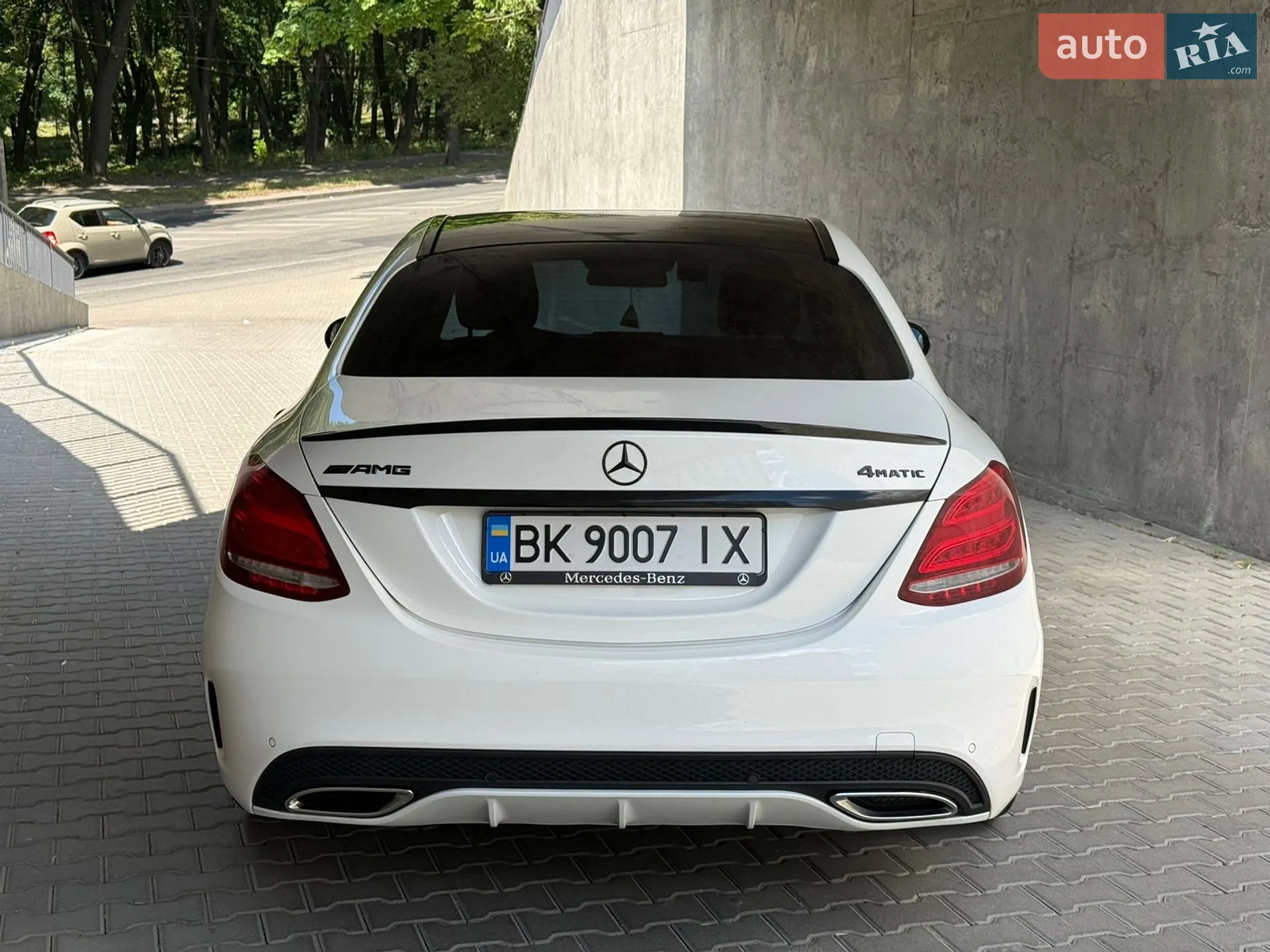 Mercedes-Benz C Class 2015 VIN WDDWF0KB0GF257325 фото оголошення 18 з 37