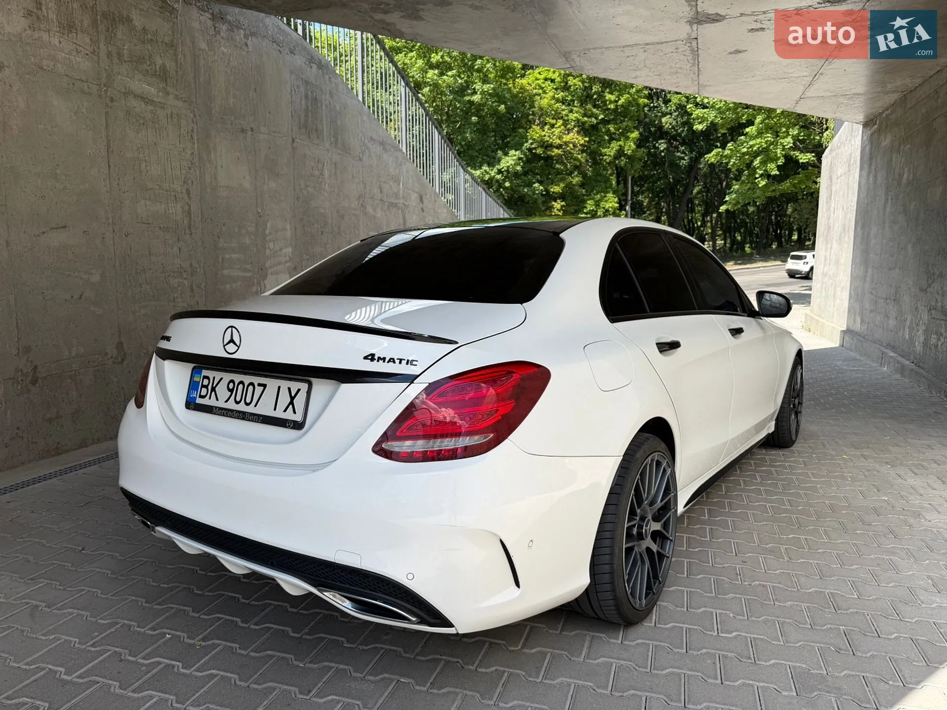Mercedes-Benz C Class 2015 VIN WDDWF0KB0GF257325 фото оголошення 14 з 37