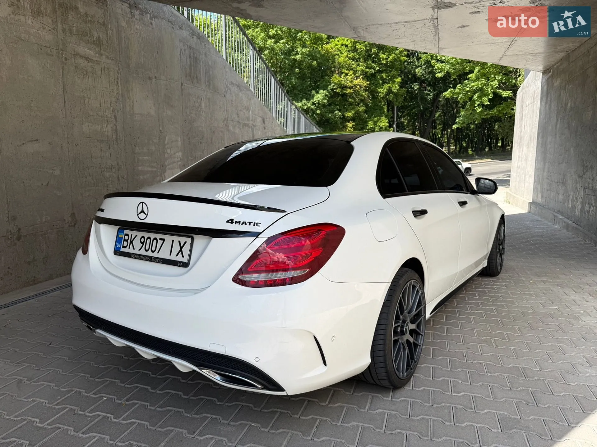 Mercedes-Benz C Class 2015 VIN WDDWF0KB0GF257325 фото оголошення 15 з 37