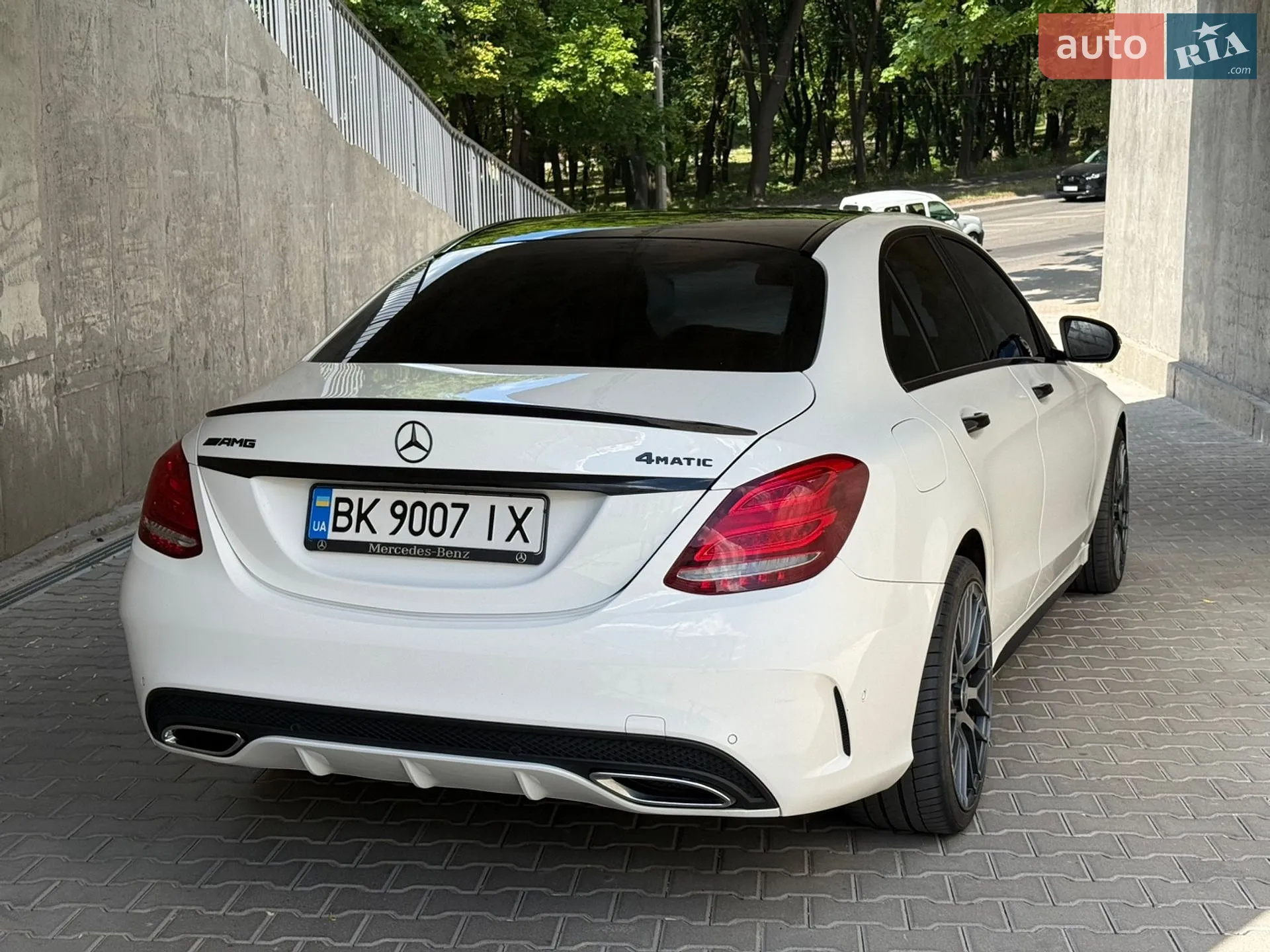 Mercedes-Benz C Class 2015 VIN WDDWF0KB0GF257325 фото оголошення 17 з 37