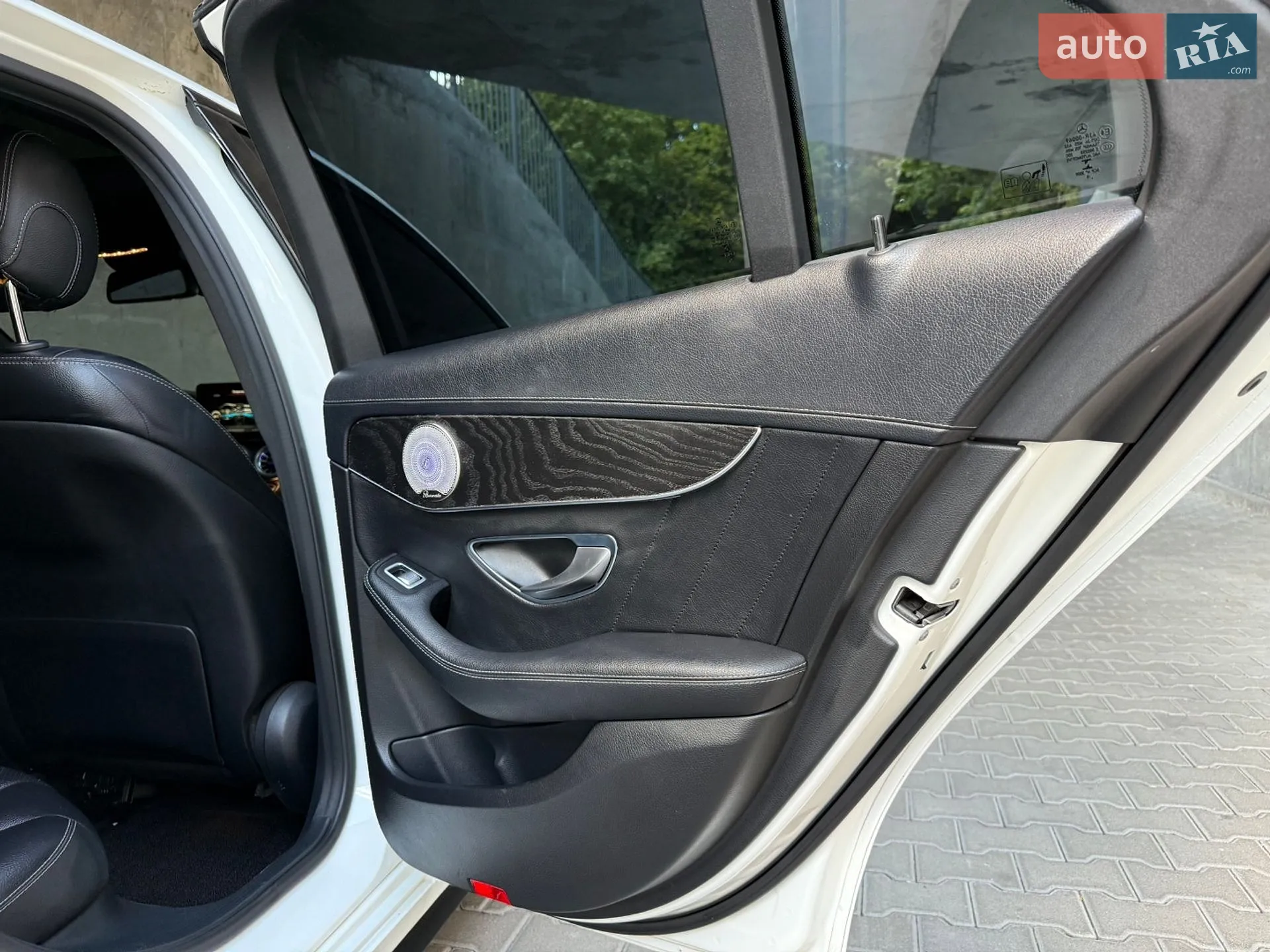 Mercedes-Benz C Class 2015 VIN WDDWF0KB0GF257325 фото оголошення 30 з 37