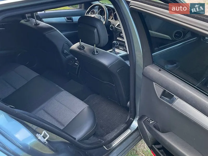 Mercedes-Benz C-Class 2011 VIN WDD2042021F687973 фото оголошення 16 з 49