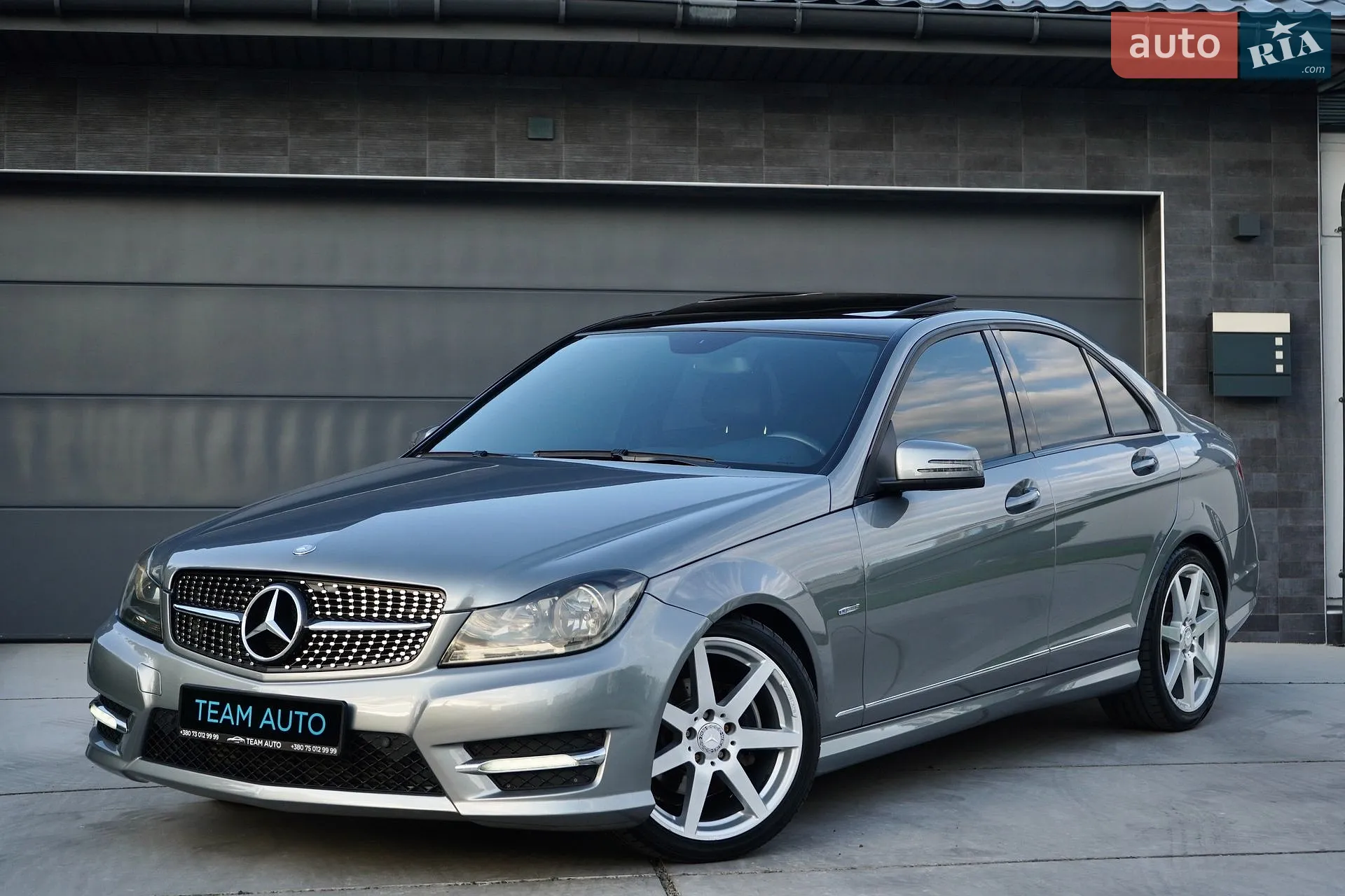 2011 Mercedes-Benz C-klasse - мініатюра 2