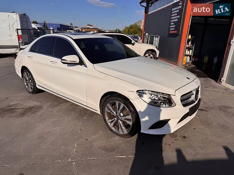Mercedes-Benz C-Class 2021