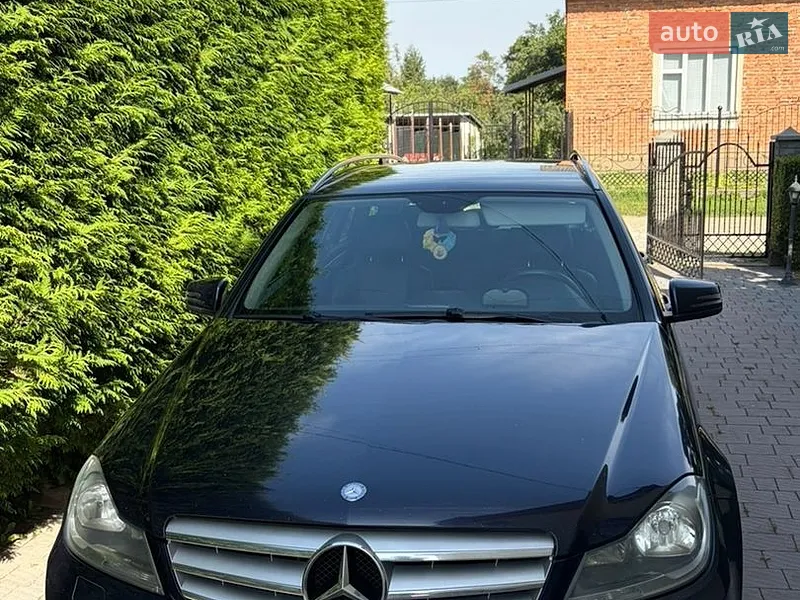 Mercedes-Benz C-Class 2011