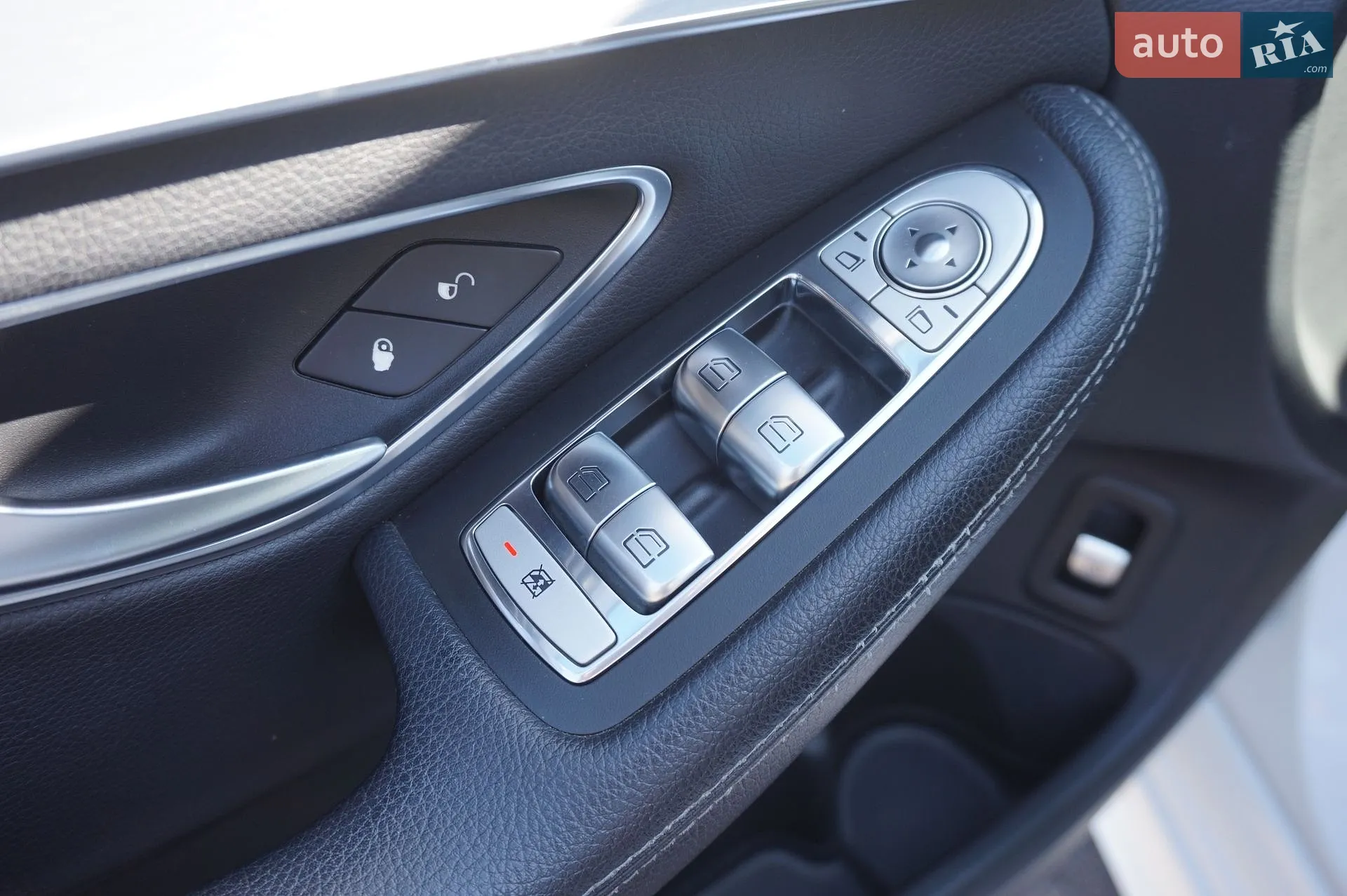 2017 Mercedes-Benz C-klasse - мініатюра 18