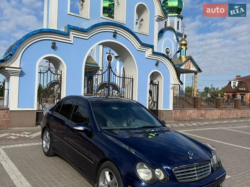 Mercedes-Benz C-Class 2005