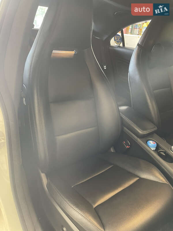 Седан Mercedes-Benz CLA-Class 2014 в Александрие