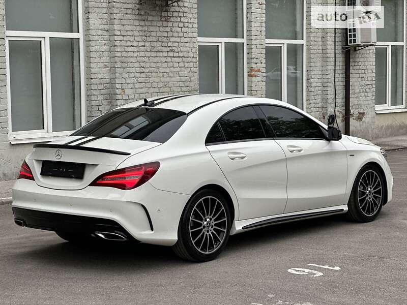 Седан Mercedes-Benz CLA-Class 2017 в Киеве