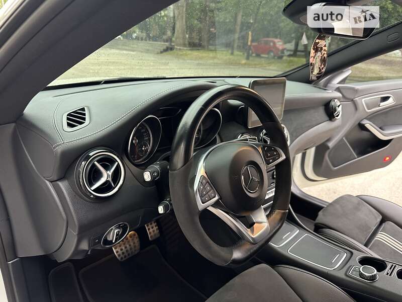 Седан Mercedes-Benz CLA-Class 2017 в Киеве