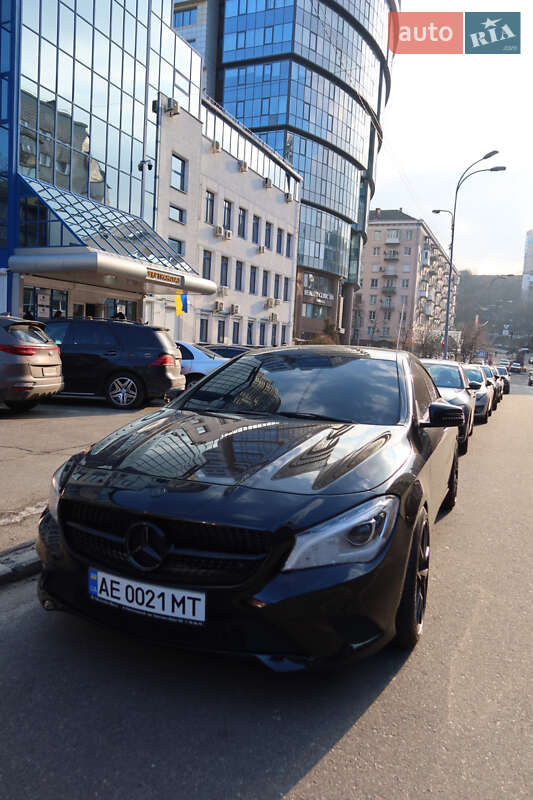 Седан Mercedes-Benz CLA-Class 2015 в Киеве