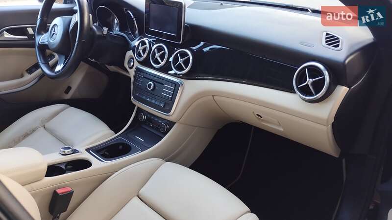 Седан Mercedes-Benz CLA-Class 2015 в Коростене