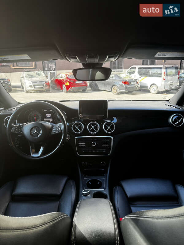 Седан Mercedes-Benz CLA-Class 2015 в Львові
