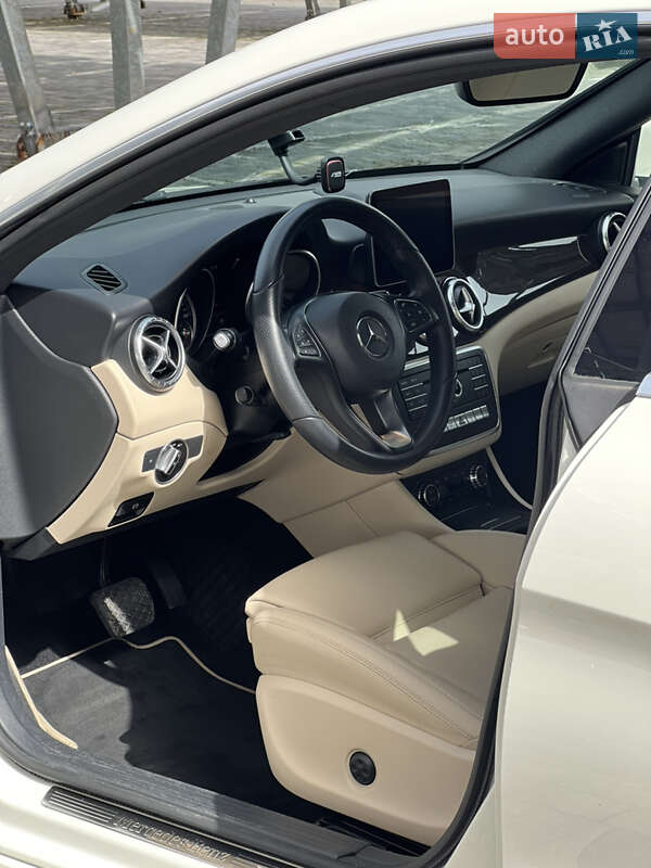 Седан Mercedes-Benz CLA-Class 2016 в Києві