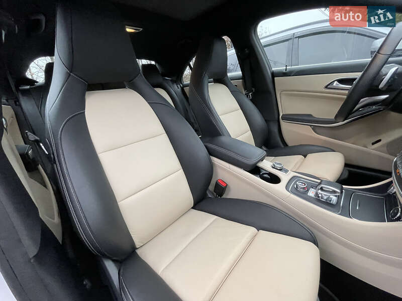 Седан Mercedes-Benz CLA-Class 2018 в Луцке