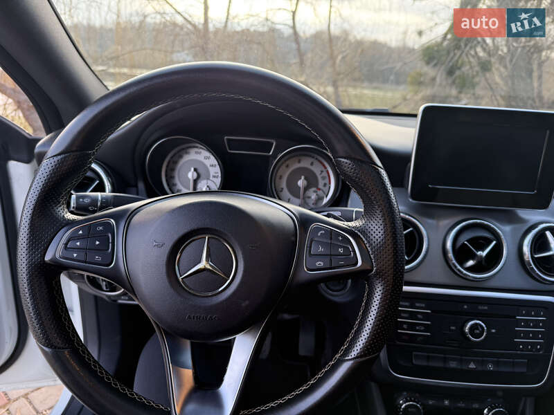 Седан Mercedes-Benz CLA-Class 2016 в Киеве