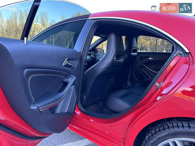 Седан Mercedes-Benz CLA-Class 2014 в Запоріжжі