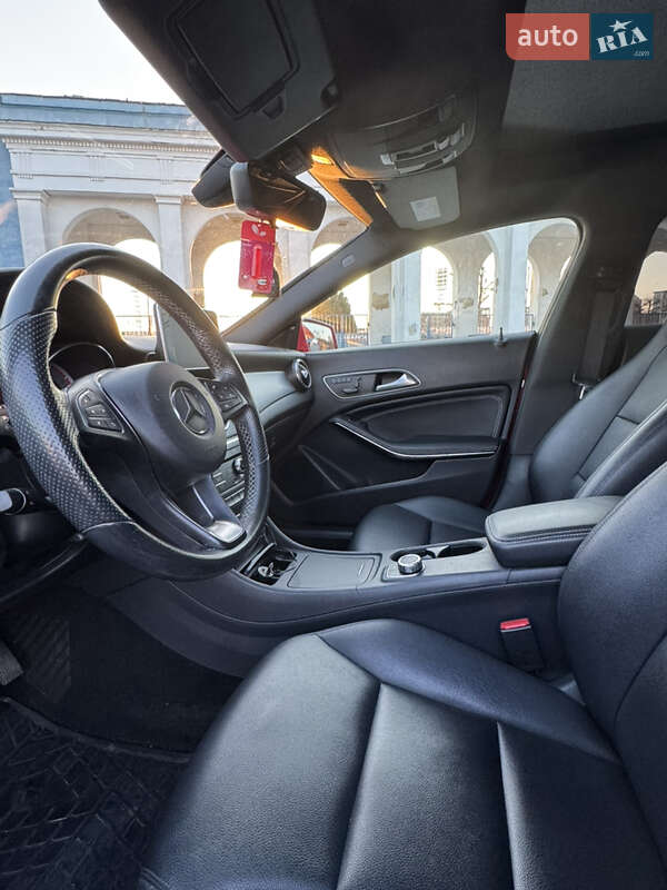 Седан Mercedes-Benz CLA-Class 2015 в Ужгороді