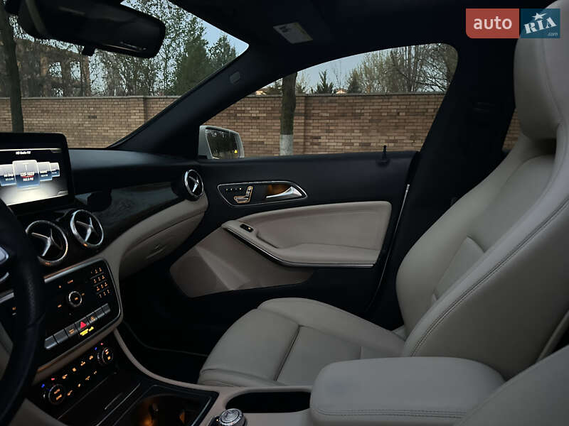 Седан Mercedes-Benz CLA-Class 2017 в Дніпрі