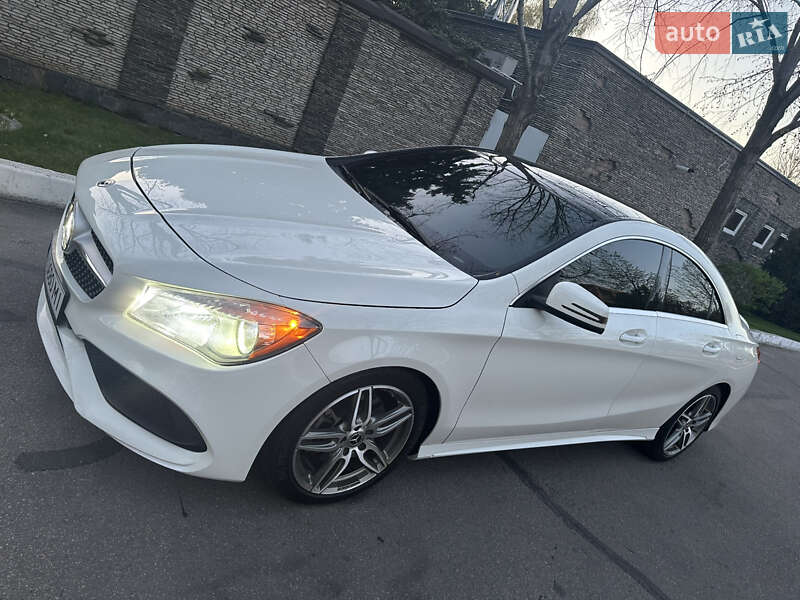 Седан Mercedes-Benz CLA-Class 2017 в Дніпрі