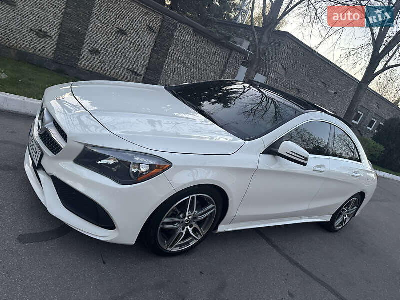 Седан Mercedes-Benz CLA-Class 2017 в Дніпрі