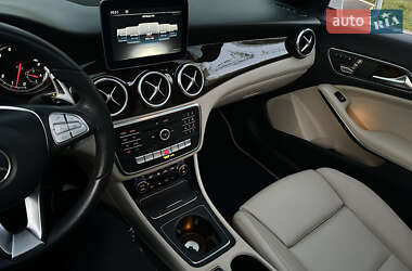 Седан Mercedes-Benz CLA-Class 2017 в 