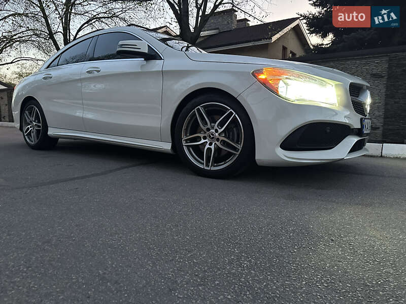 Седан Mercedes-Benz CLA-Class 2017 в Дніпрі