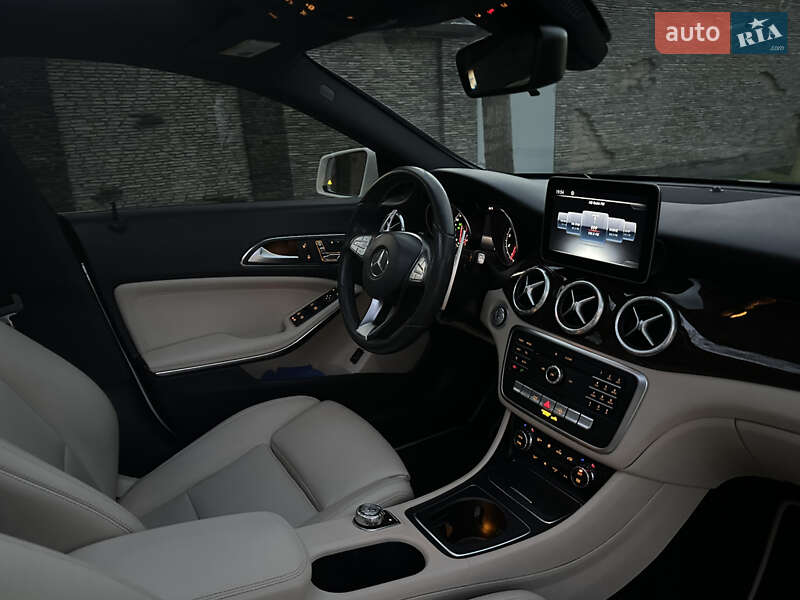 Седан Mercedes-Benz CLA-Class 2017 в Дніпрі