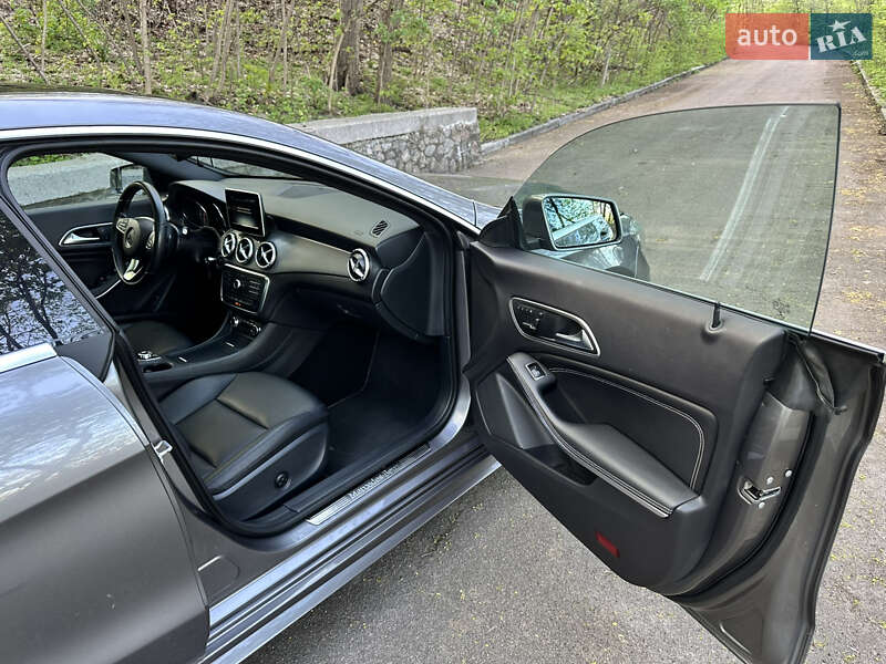 Седан Mercedes-Benz CLA-Class 2015 в Киеве