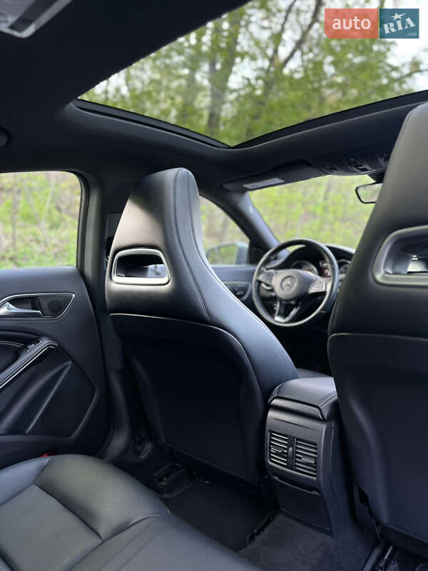 Седан Mercedes-Benz CLA-Class 2015 в Киеве