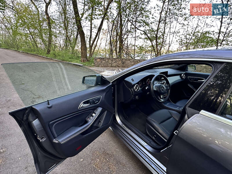 Седан Mercedes-Benz CLA-Class 2015 в Киеве