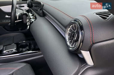 Седан Mercedes-Benz CLA-Class 2021 в 