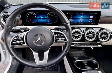 Седан Mercedes-Benz CLA-Class 2019 в 