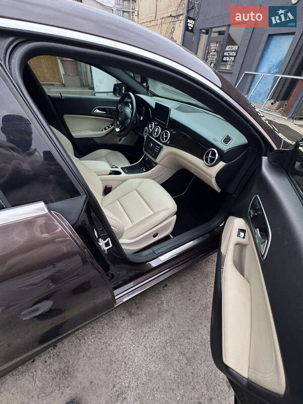Седан Mercedes-Benz CLA-Class 2015 в Львове
