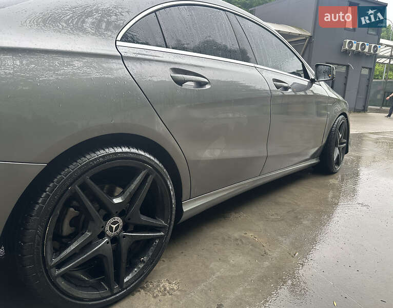Седан Mercedes-Benz CLA-Class 2017 в Киеве