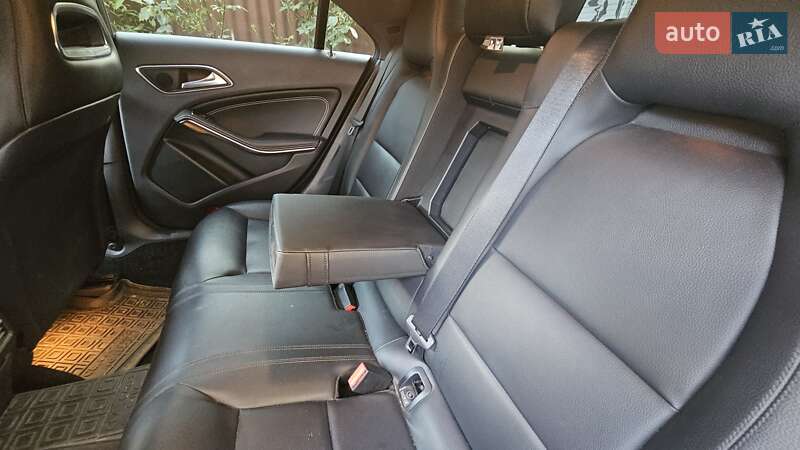Седан Mercedes-Benz CLA-Class 2014 в Ужгороді