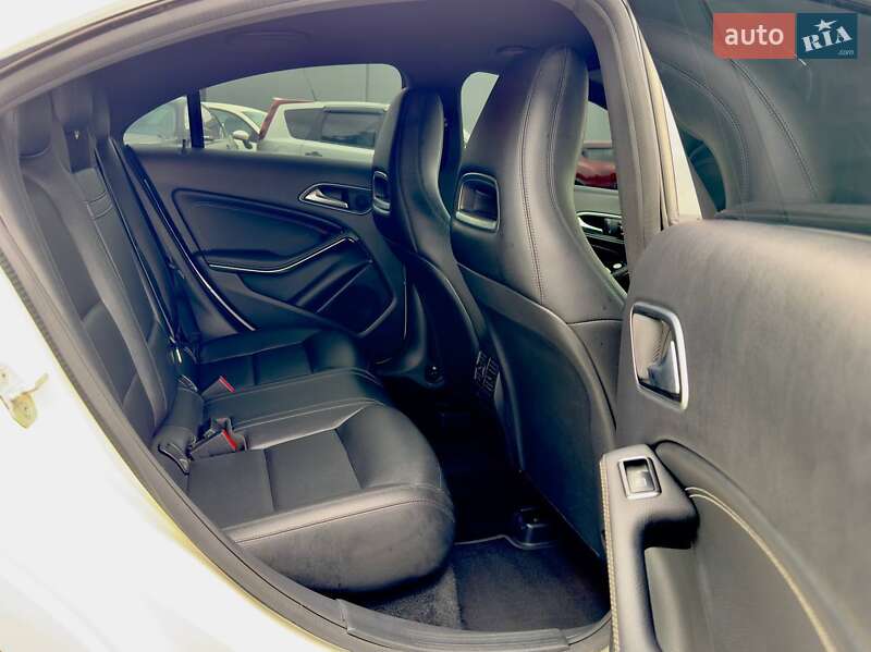 Седан Mercedes-Benz CLA-Class 2014 в Львові