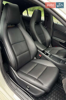 Седан Mercedes-Benz CLA-Class 2013 в 