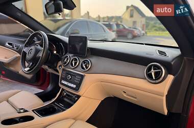 Седан Mercedes-Benz CLA-Class 2018 в 
