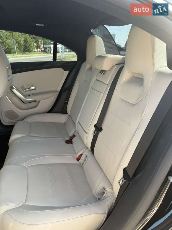Седан Mercedes-Benz CLA-Class 2019 в Запоріжжі фото 16 Седан Mercedes-Benz CLA-Class 2019 в Запоріжжі