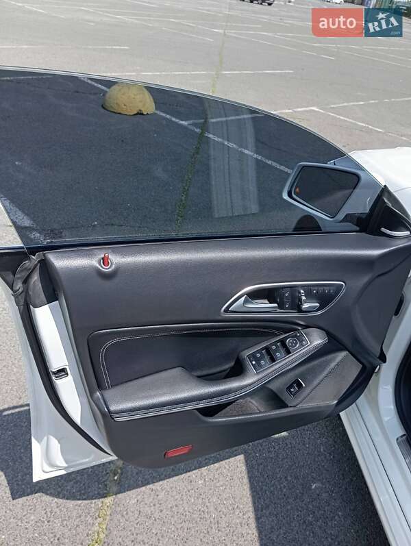 Седан Mercedes-Benz CLA-Class 2016 в Киеве