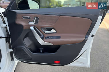 Седан Mercedes-Benz CLA-Class 2022 в 
