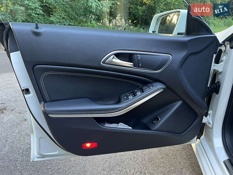 Седан Mercedes-Benz CLA-Class 2013 в Киеве