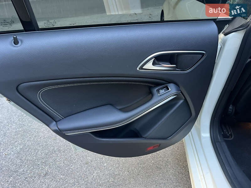 Седан Mercedes-Benz CLA-Class 2013 в Киеве