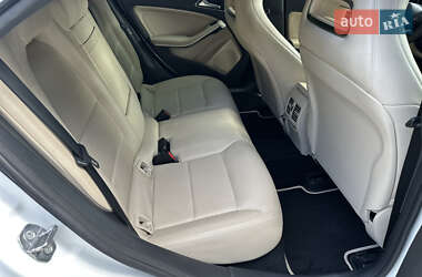 Седан Mercedes-Benz CLA-Class 2018 в 